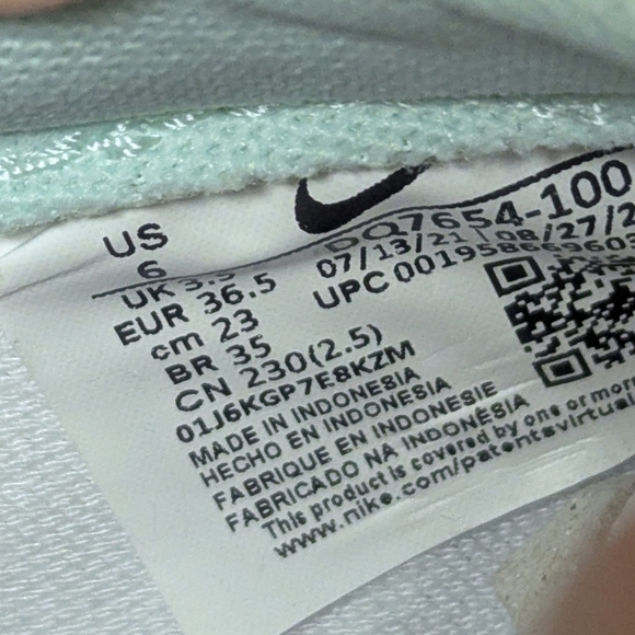 Do NOT Buy For @Adickerson Only Nike Sneakers SILVER Swoosh blaze sneakers - Picture 3 of 4